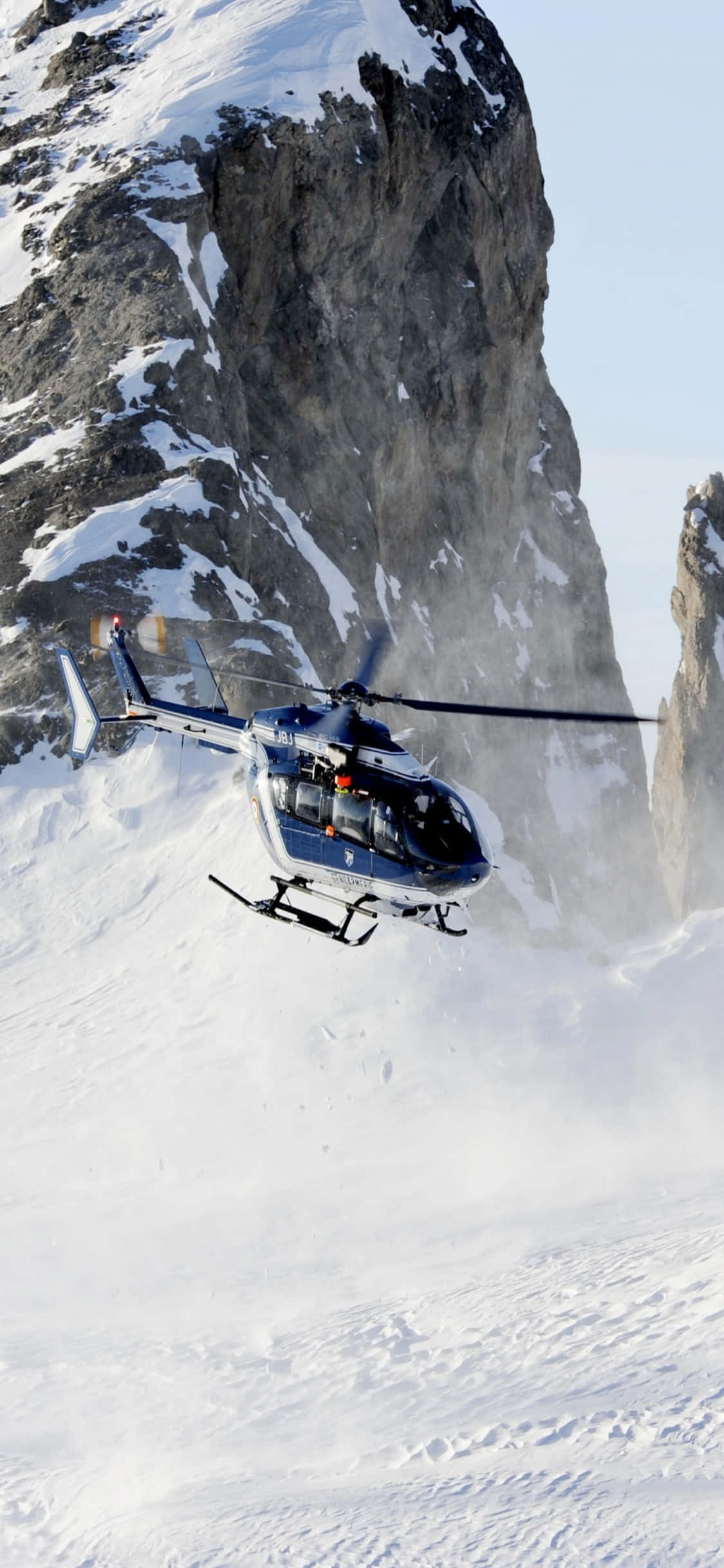 Una vista impresionante de helicópteros sobre un hermoso paisaje, capturada con un iPhone Xs Fondos de pantalla