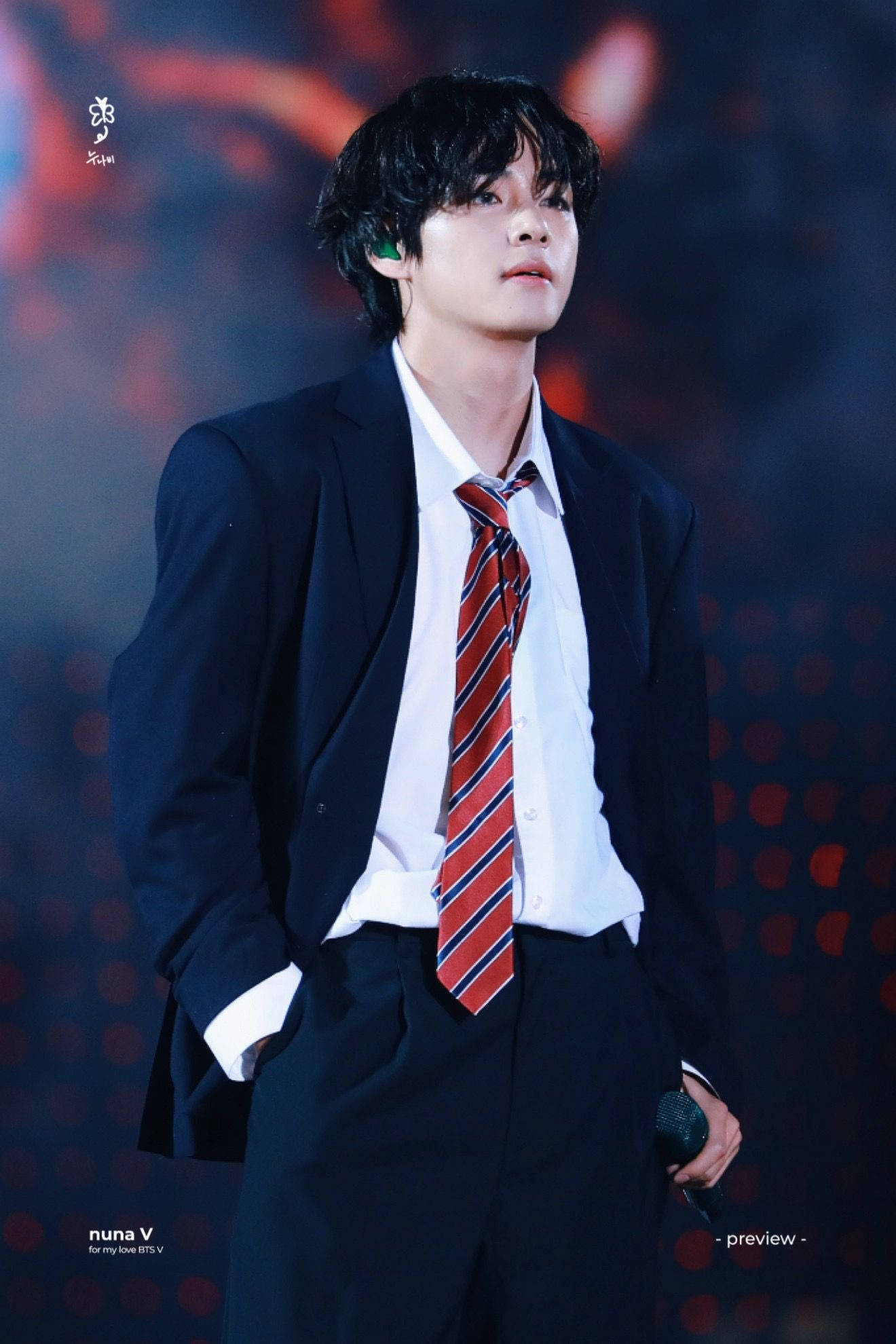 V de BTS con uniforme escolar Fondos de pantalla