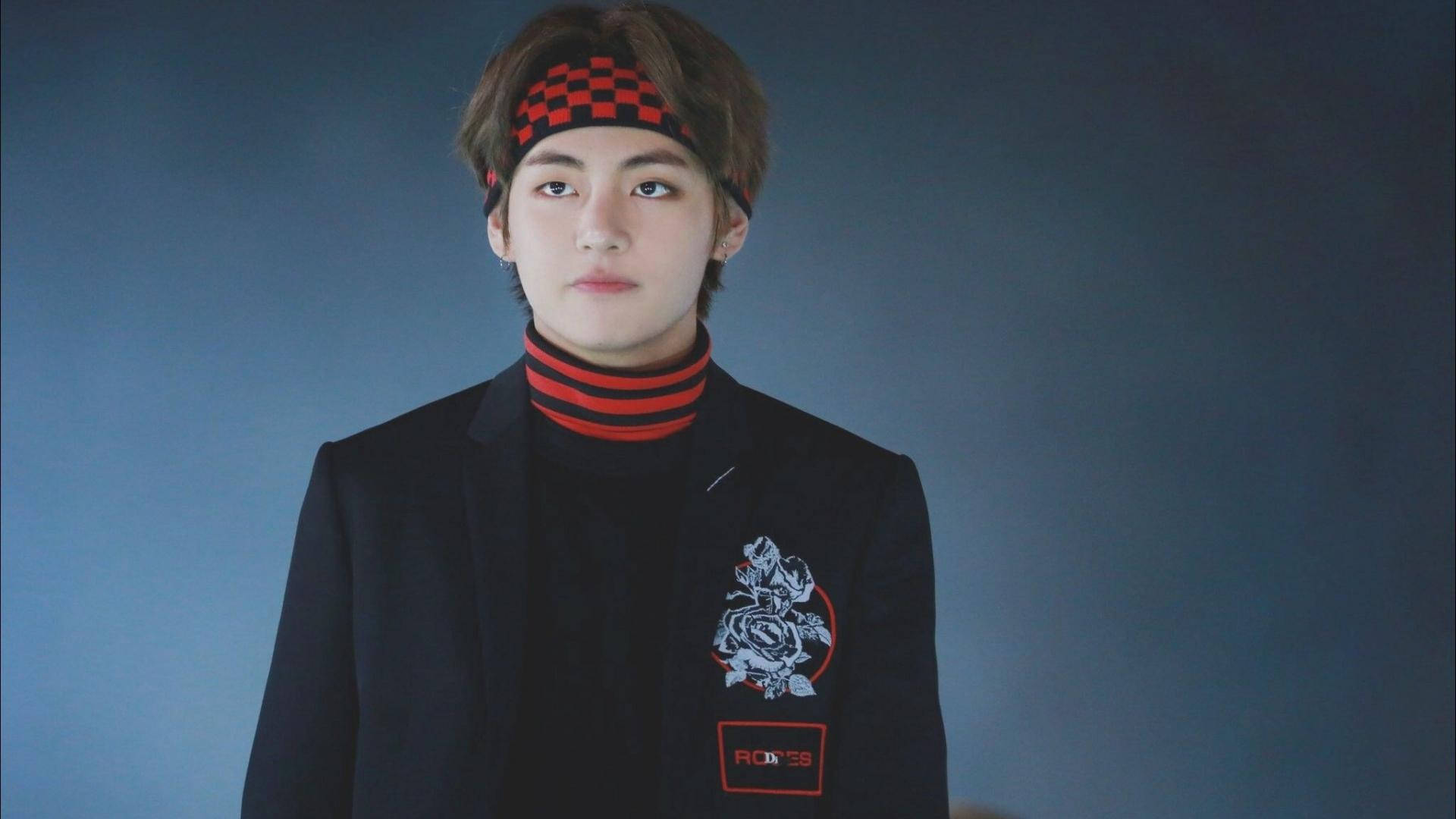 V de BTS lindo en negro y rojo Fondos de pantalla