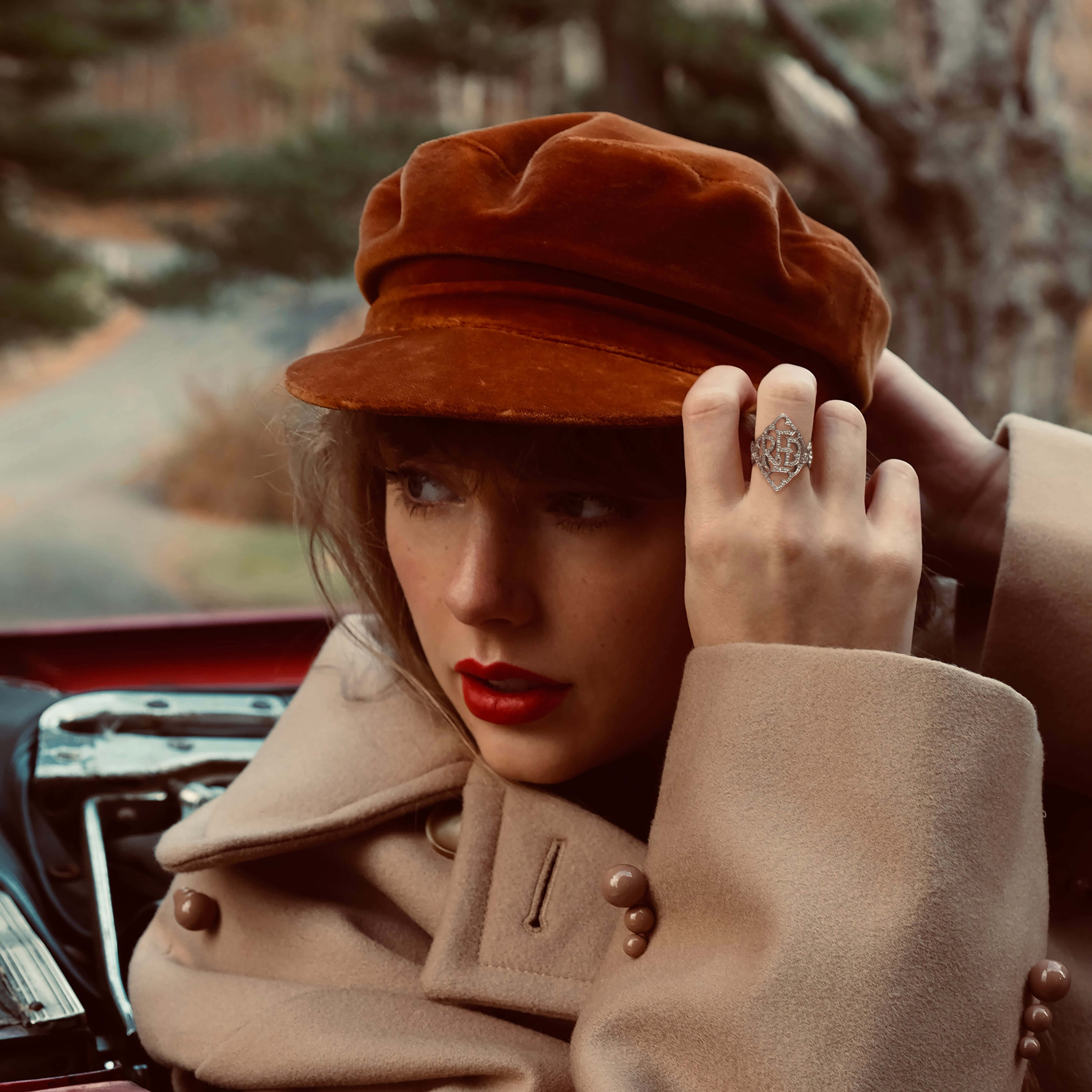 Versión Roja de Taylor con linda boina Fondos de pantalla