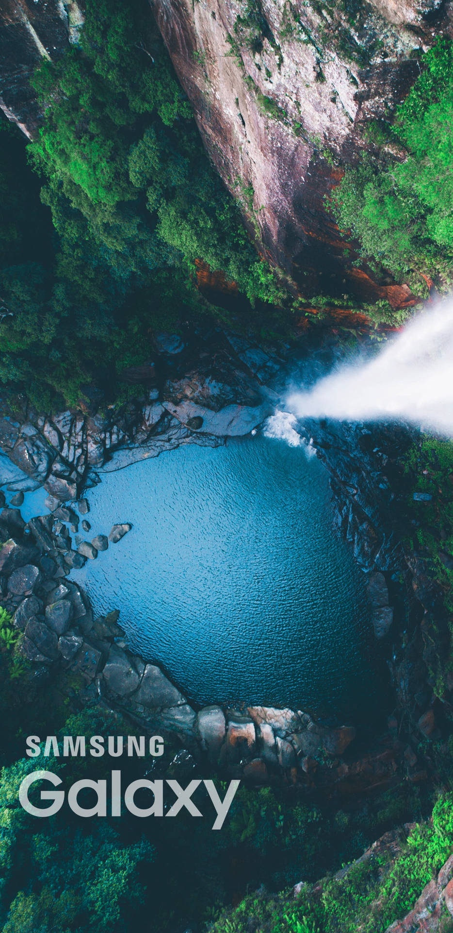 Vista Aérea de Cascadas en Samsung Full HD