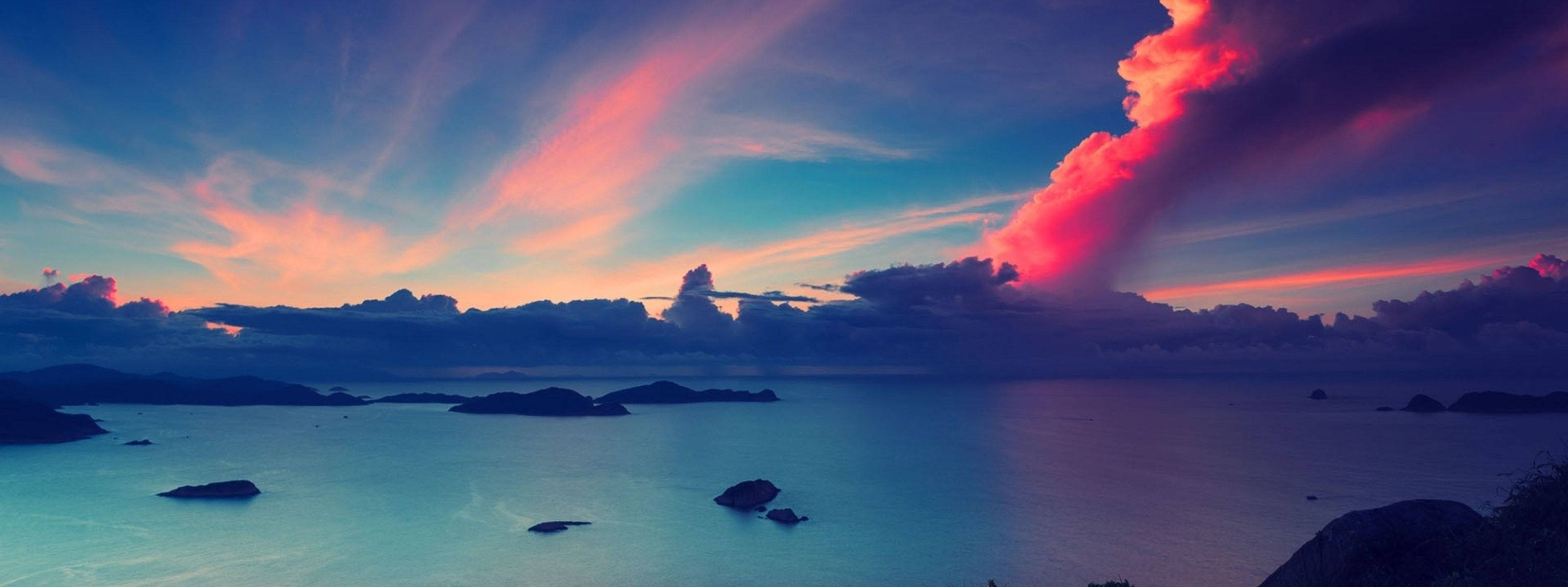 Vista aérea del hermoso mar con islas Fondos de pantalla