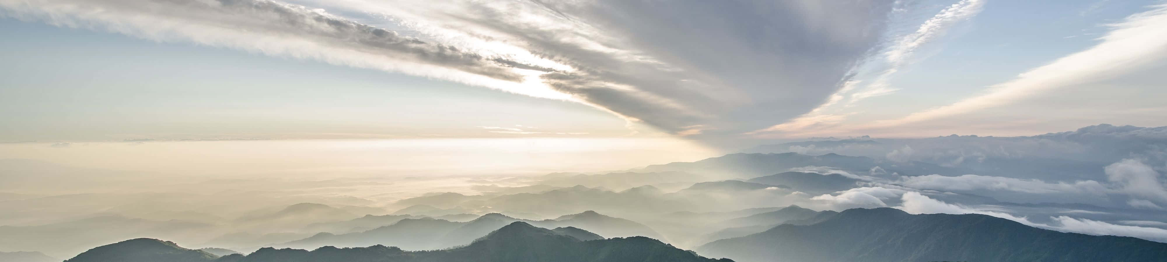 Vista aérea del vibrante Valle Verde Fondos de pantalla