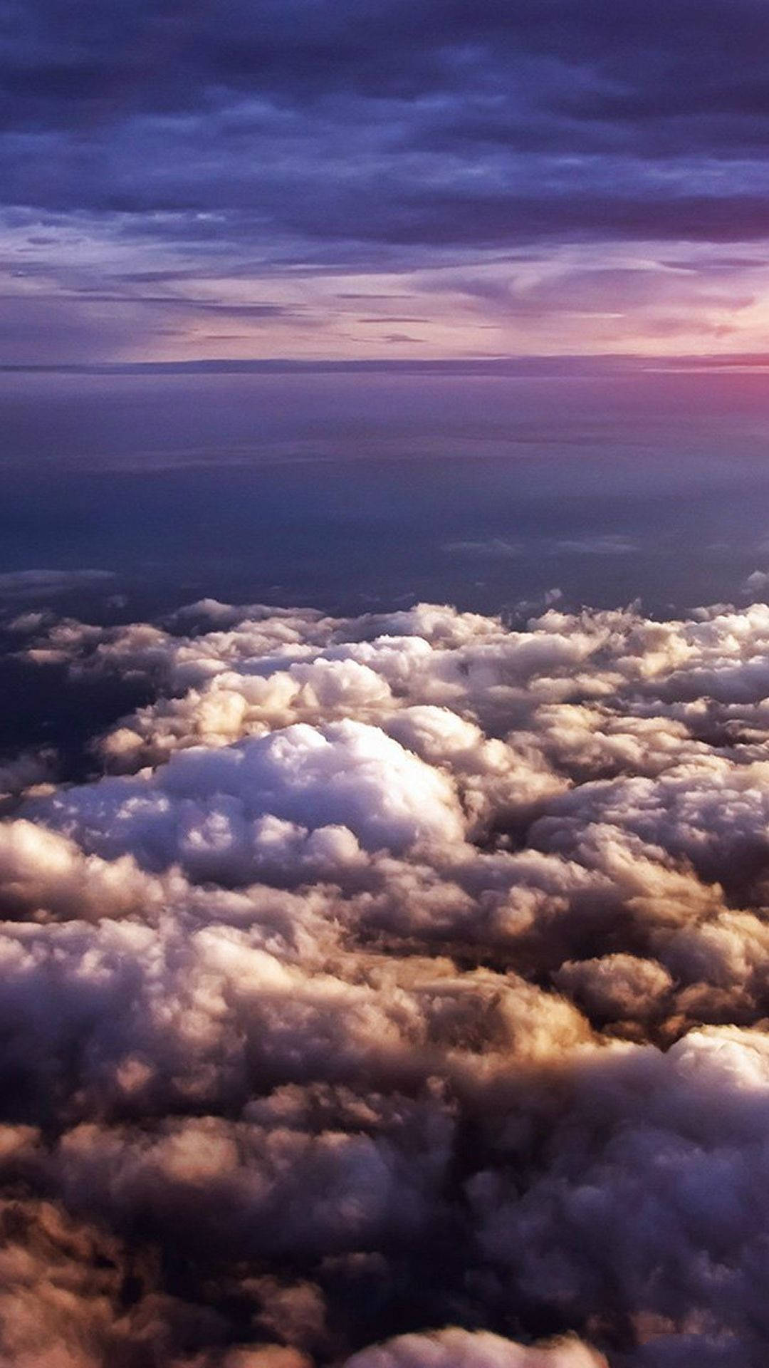 Vista de Nubes Púrpuras en el Cielo Fondos de pantalla