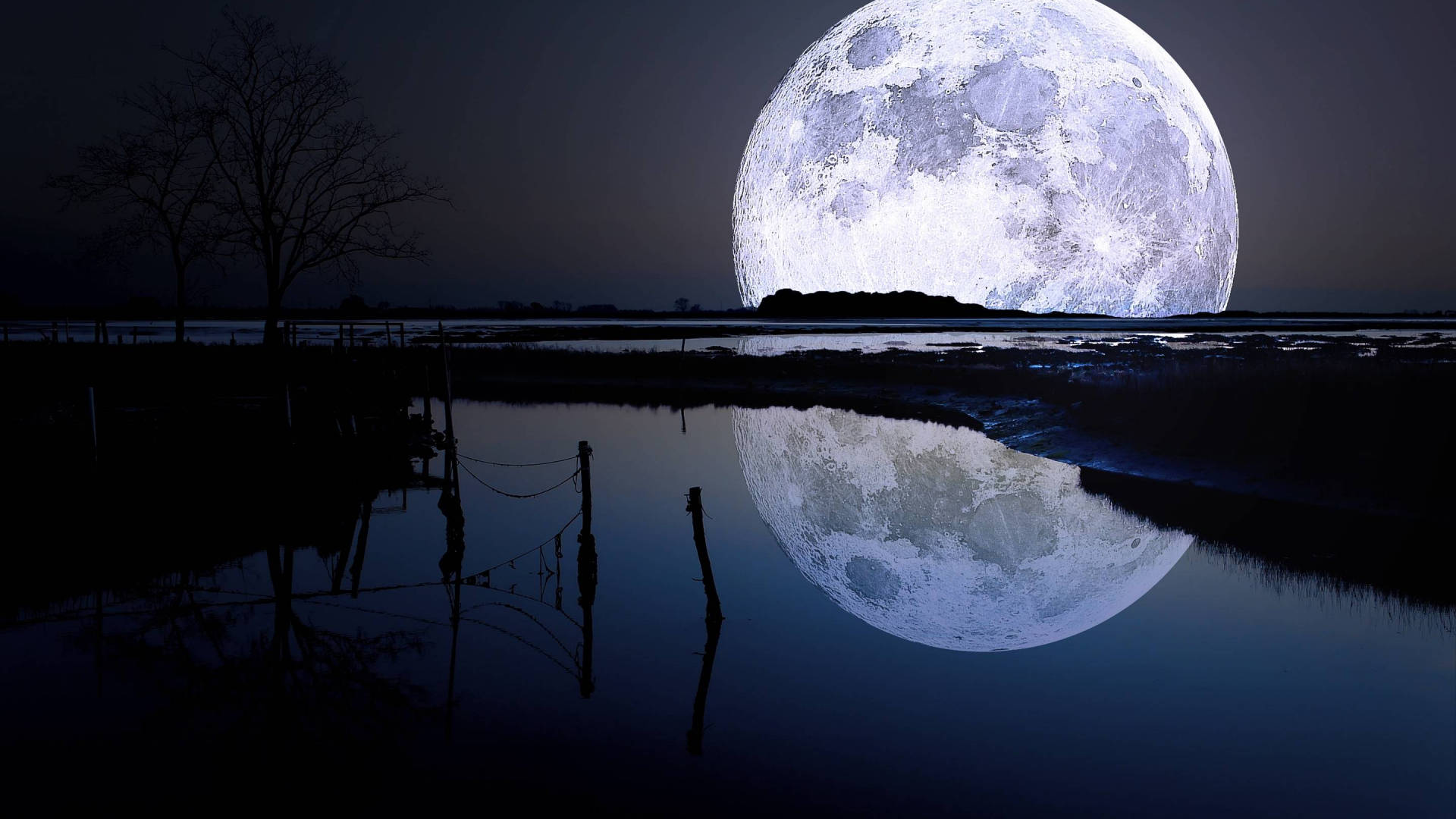 Vista Encantadora de la Luna Galáctica en la Noche Fondos de pantalla
