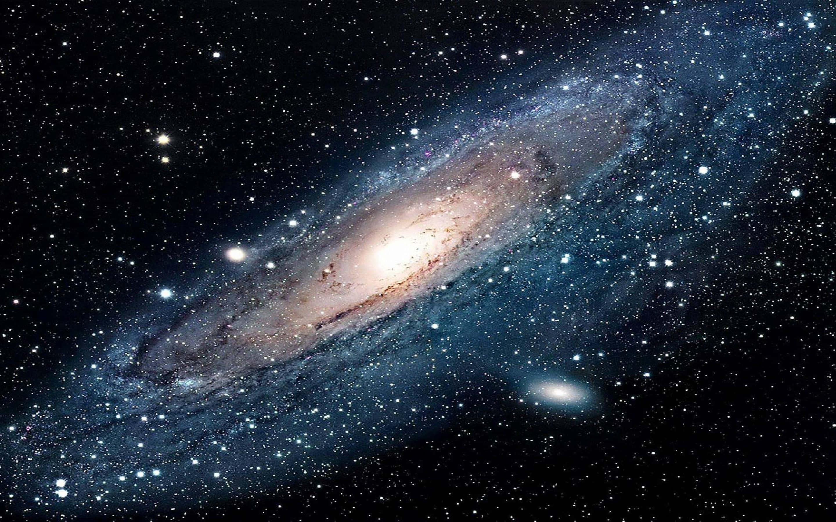Vista Fascinante de una Colisión Galáctica en el Espacio Exterior Fondos de pantalla