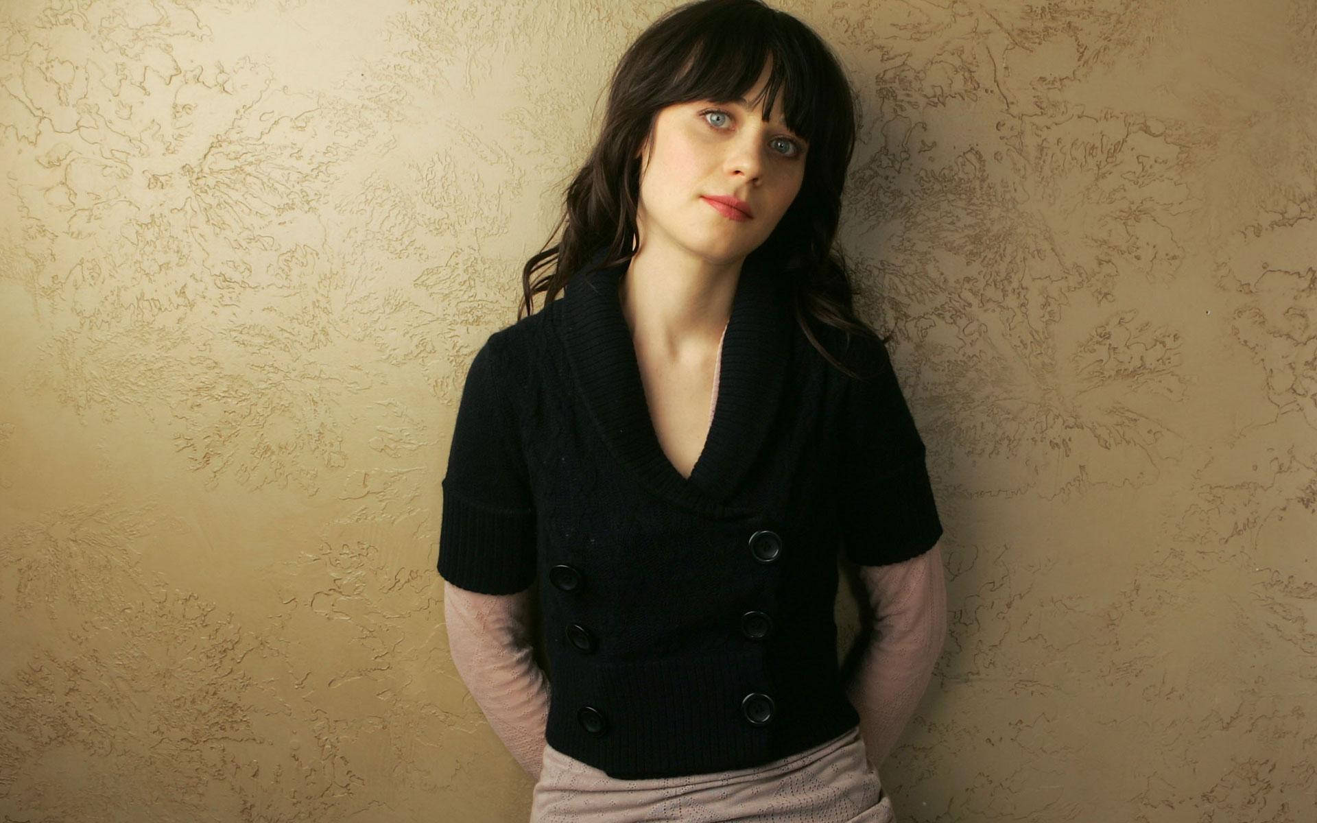 Zooey Deschanel Sobre Fondo Dorado Estético Fondos de pantalla