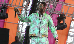 Fondo de pantalla de 2 Chainz en el Revolve Festival — Detallado Fondos de pantalla