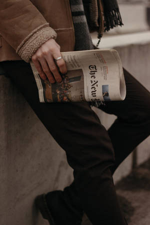 Fondo de pantalla de estética preppy con periódico — Estética preppy Fondos de pantalla