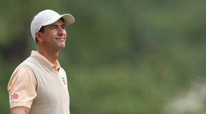 Adam Scott Mirando Hacia Arriba — Estética beige GIF Fondos de pantalla