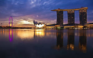 Fondo de pantalla de amanecer en el río Marina Bay