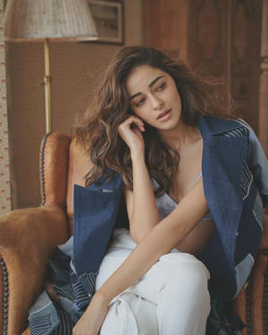 Ananya Pandey en Sillón
