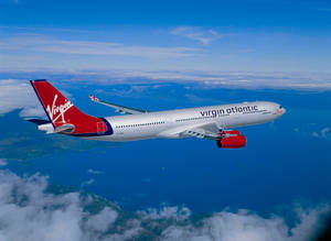 Ascenso del avión de Virgin Atlantic — Cielo Azul Fondos de pantalla