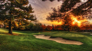 Fondo de pantalla de atardecer en el campo de golf — Otoño Fondos de pantalla