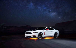 Fondo de pantalla de auto genial Ford Mustang blanco — Autos Fondos de pantalla