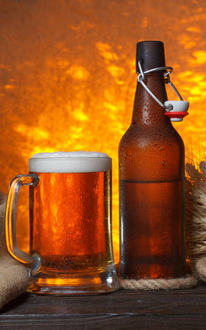 Botella de Cerveza y Pinta de Brown Ale — Honor Pad Fondos de pantalla