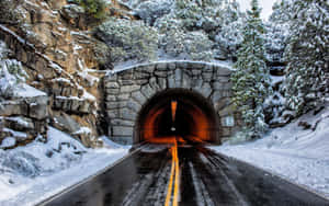 Camino Helado en Paisaje Invernal — MacBook Air M1 Fondos de pantalla