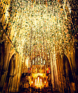 Fondo de pantalla de la Catedral Dorada de San Patricio en Irlanda — Galaxy Z Fold 6 Fondos de pantalla