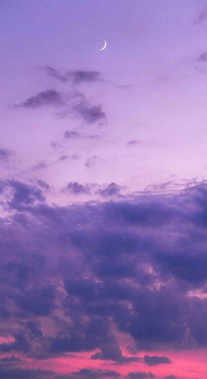 Cielo Nublado Estético en Tonos Pastel Púrpura — Púrpura oscuro aesthetic Fondos de pantalla