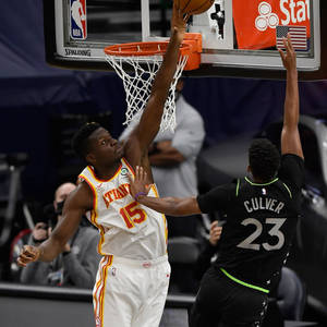 Fondo de pantalla de Clint Capela bloqueando a Jerrett Culver — 1:1 Fondos de pantalla