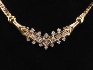 Fondo de pantalla de collar de joyas tachonado de diamantes — 4:3 Fondos de pantalla