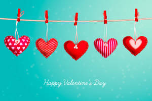 Fondo de pantalla de corazones colgantes de San Valentín — 3:2 Fondos de pantalla