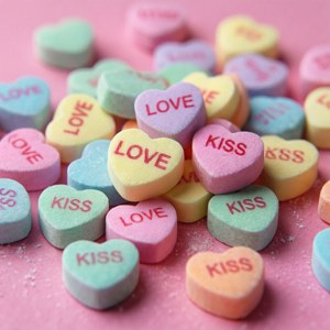 Fondo de pantalla divertido de corazones de caramelo pastel con mensajes. — Te Amo Fondos de pantalla