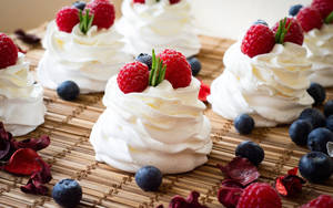 Fondo de pantalla de Crema Batida con Moras — 16:10 Fondos de pantalla