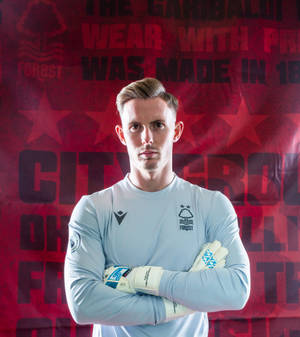 Dean Henderson con los brazos cruzados — Motorola Razr Fold Fondos de pantalla