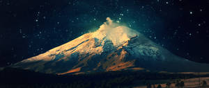 Fondo de pantalla de montaña enorme en noche estrellada. — 2560x1080 Fondos de pantalla