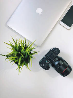 Escritorio iPhone con cámara — MacBook Fondos de pantalla