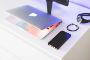 Descarga Foto Gratis de Laptop y Smartphone Tecnológicos Elegantes y Minimalistas — Estético minimalista GIF Fondos de pantalla