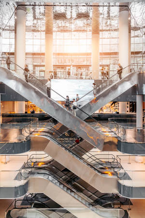 Fondo de pantalla de escaleras metálicas de centro comercial — 2:3 Fondos de pantalla