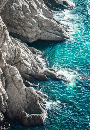 Fondo de pantalla de estructura rocosa y olas — Olas del mar Fondos de pantalla