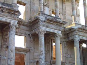 Fachada de columnas de la Biblioteca de Celso