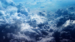 Fondo estético de Mac con nubes de tormenta