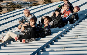 Fondo de pantalla de foto grupal de BTS en Spring Day — Bts foto grupal GIF Fondos de pantalla