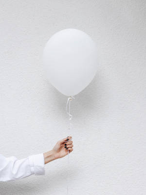 Fondo de pantalla de globo en estética blanca — 3:4 Fondos de pantalla