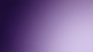 Un elegante fondo de pantalla minimalista con degradado púrpura para un aspecto limpio. — Morado Fondos de pantalla
