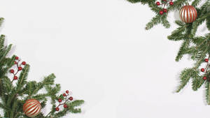 Fondo de pantalla de guirnalda y bayas navideñas estéticas — Invierno Fondos de pantalla