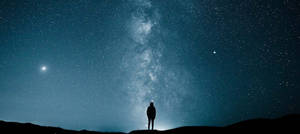 Hombre y Galaxia Alto Contraste Tonal — GIF genial Fondos de pantalla