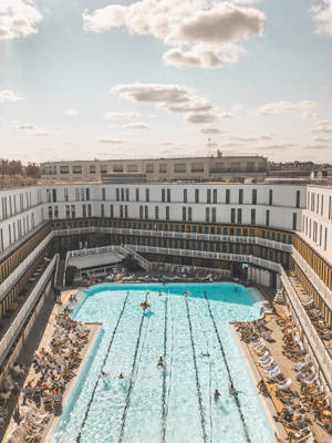 Fondo de pantalla de hotel con piscina — 3:4 Fondos de pantalla