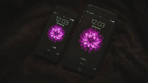 iPhone cautivador en escritorio de trabajo