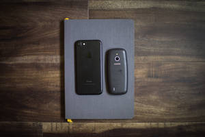 IPhone y Nokia 3310