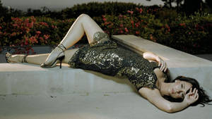 Fondo de pantalla de Jennifer Love Hewitt en Vestido Brillante