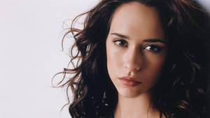 Fondo de pantalla de Jennifer Love Hewitt con mirada inocente