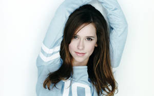 Fondo de pantalla de Jennifer Love Hewitt con look de porrista