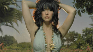Fondo de pantalla de Jennifer Love Hewitt en traje de playa modelo