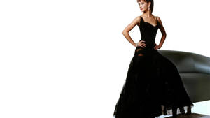 Fondo de pantalla de Jennifer Love Hewitt con elegante vestido negro