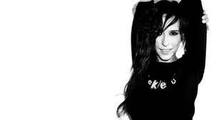 Fondo de pantalla de Jennifer Love Hewitt linda de negro